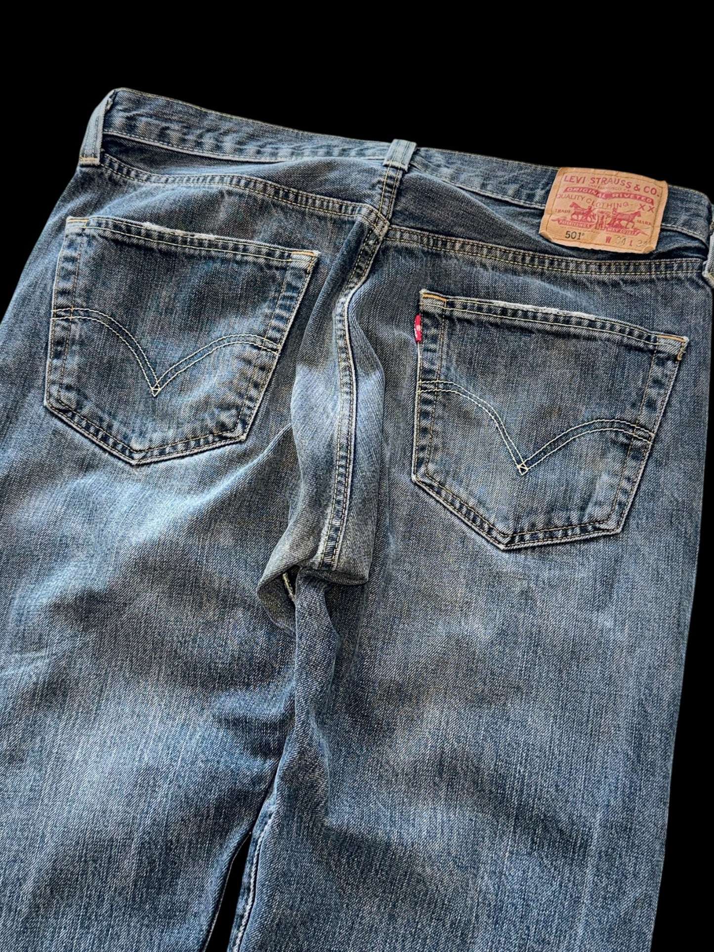 Levis 501 Straight Fit Jeans