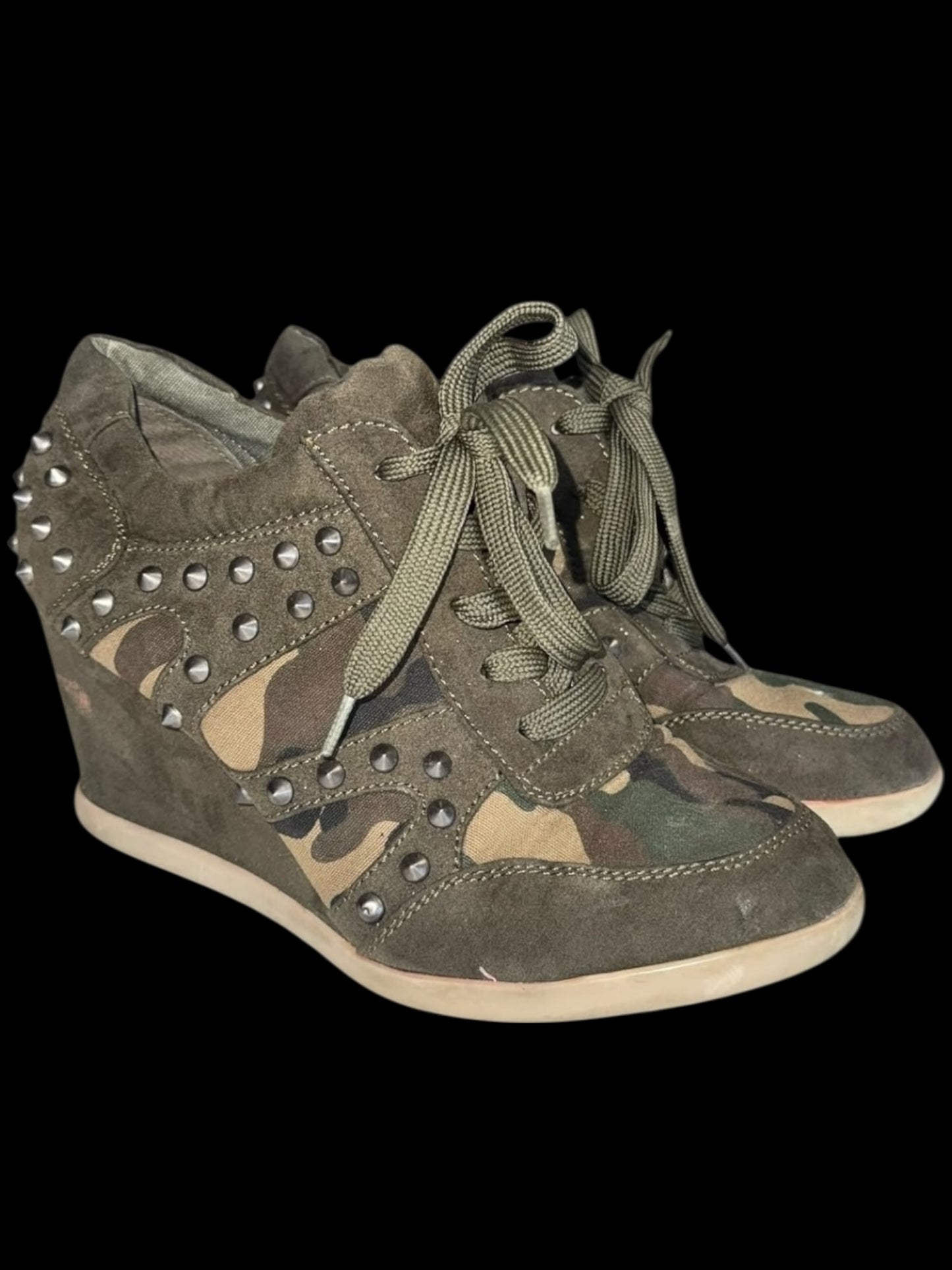 Graceland studded sneakers