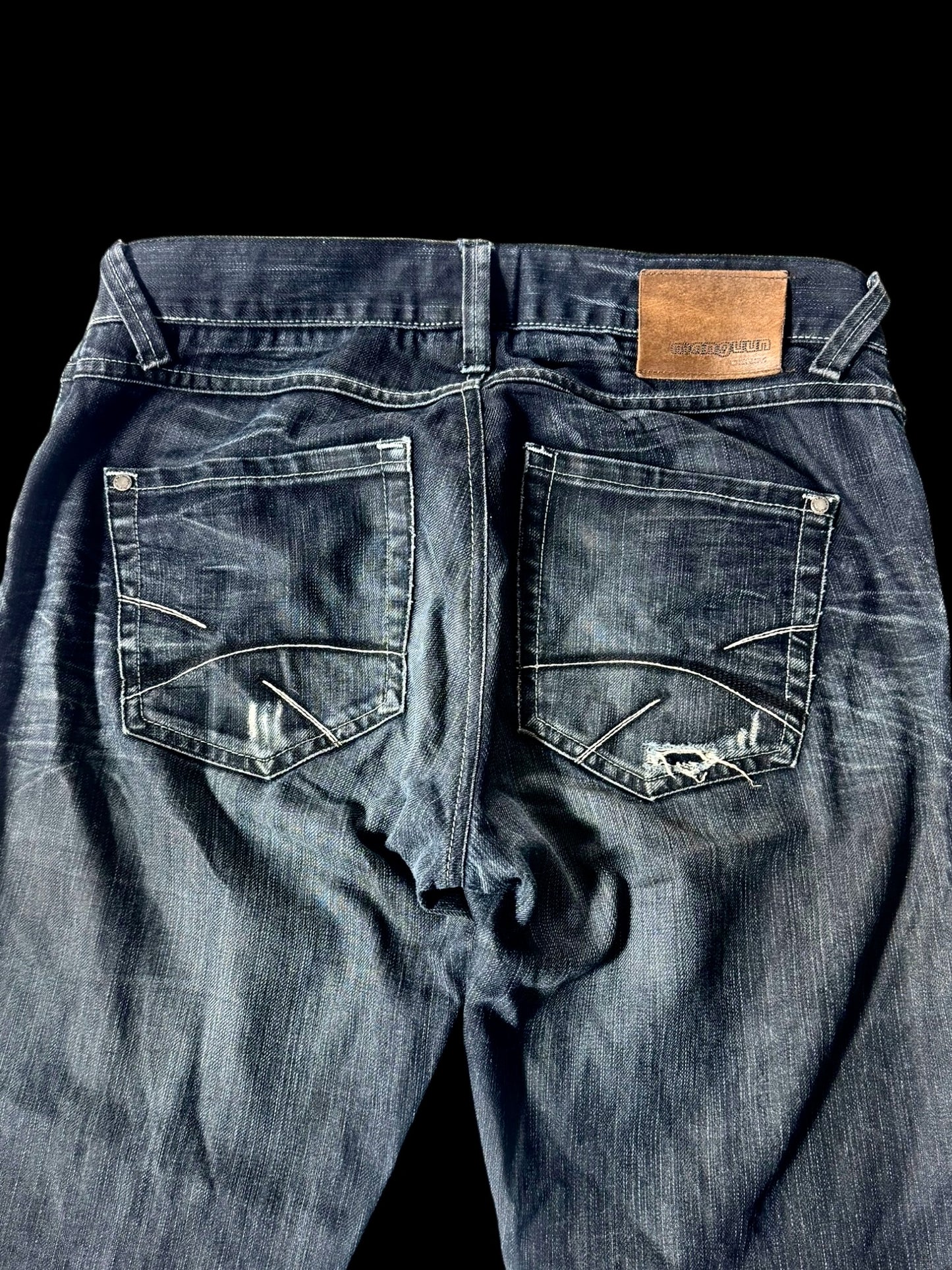 “Manguun” Bootcut Jeans