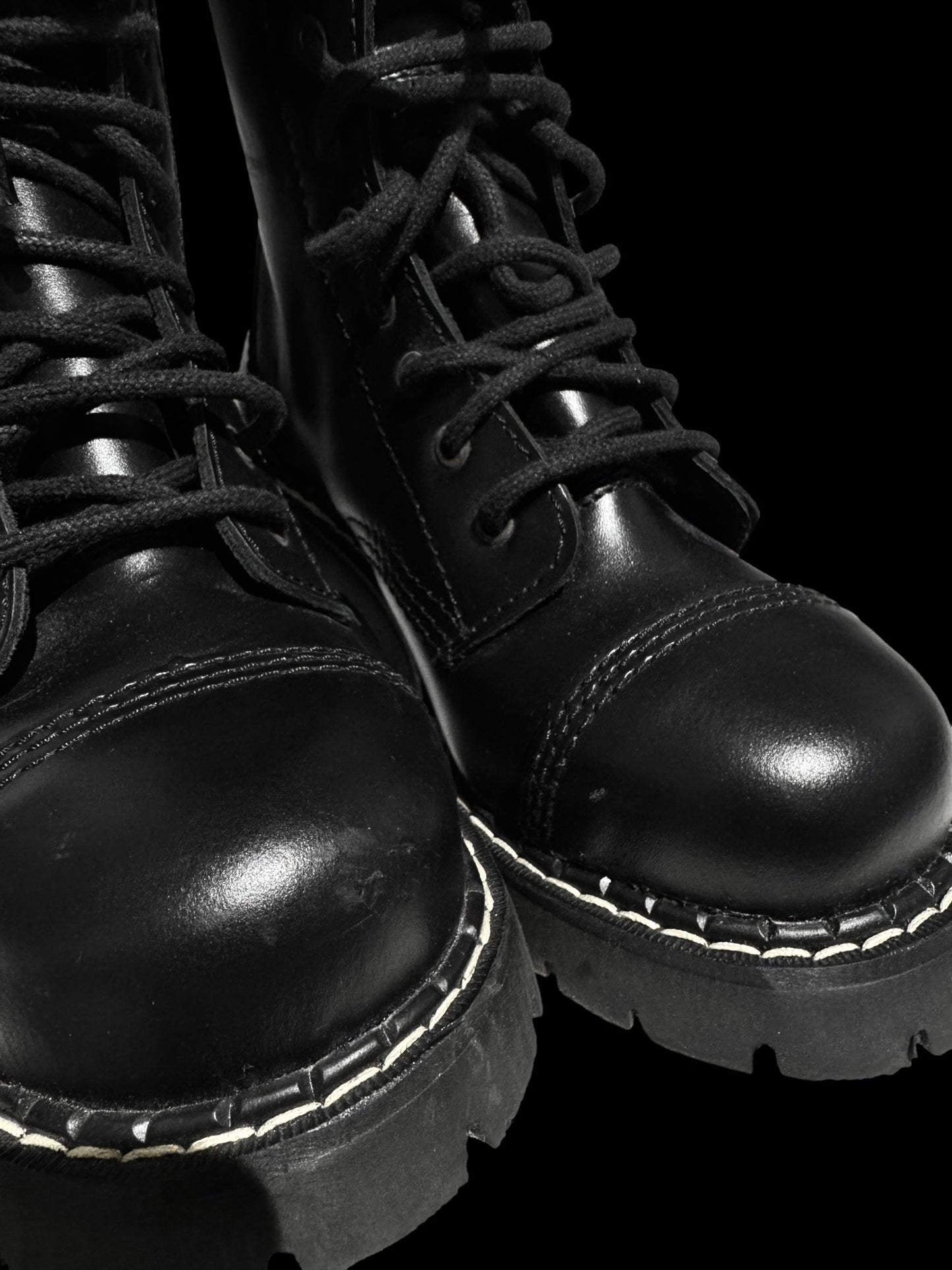 BustaGrip steel toe boots