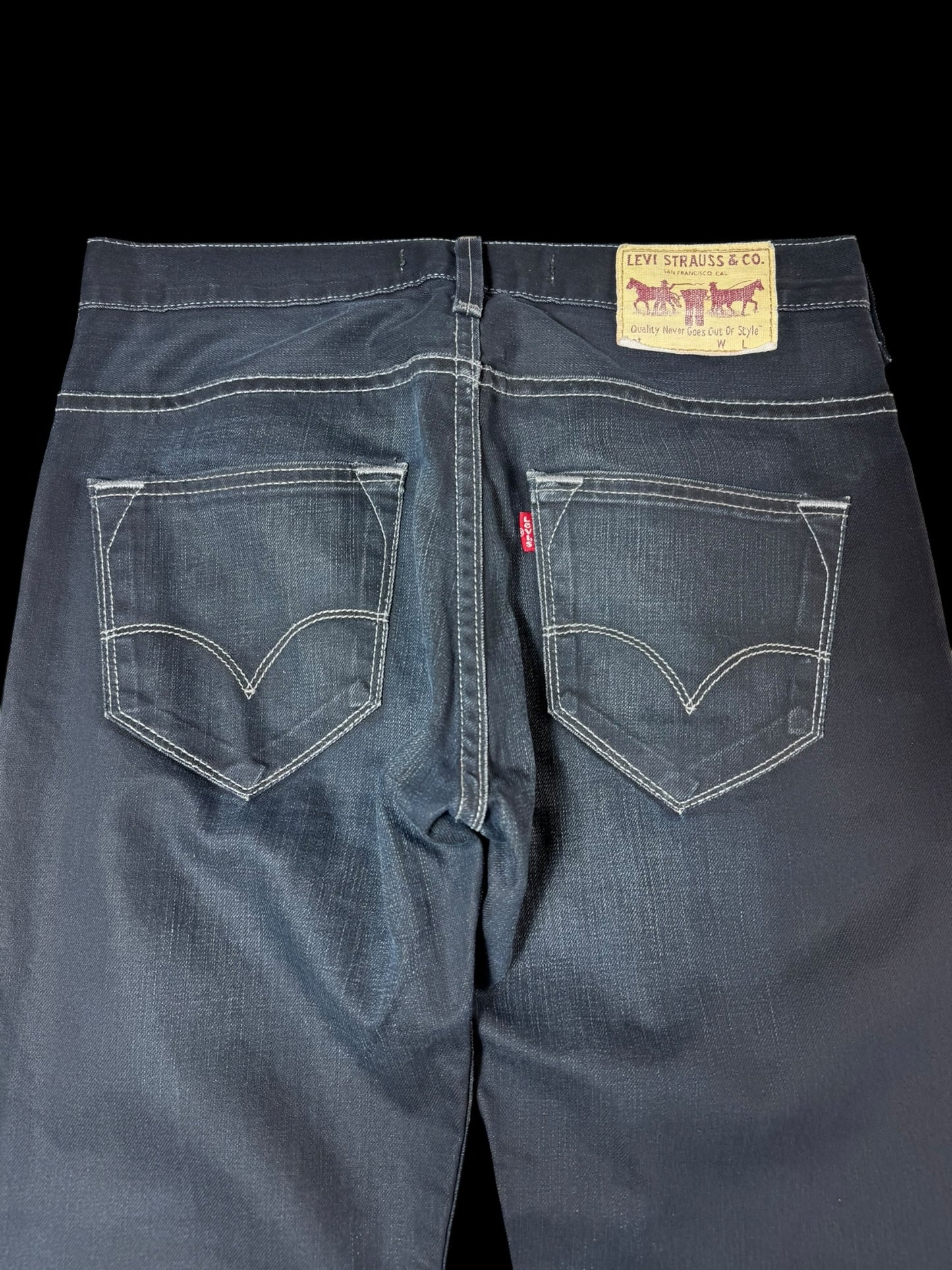 Levis 504 Straight Fit Jeans