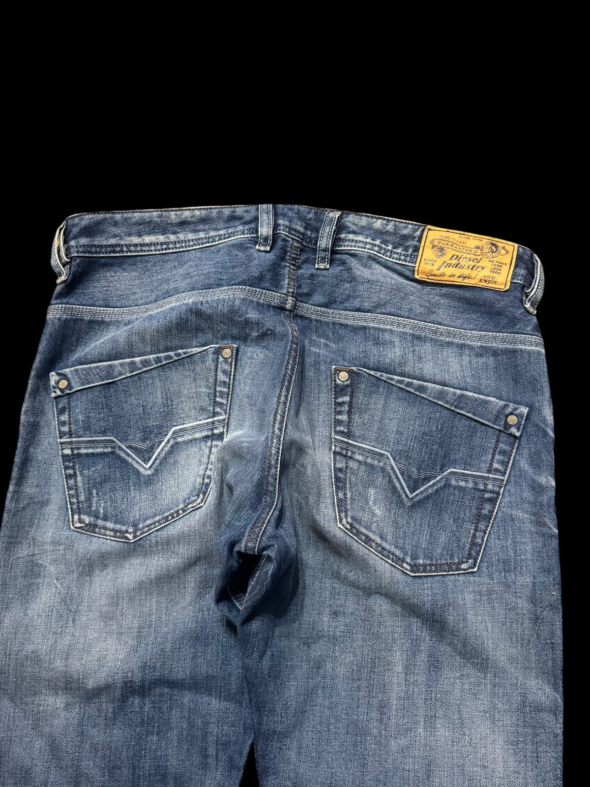 Diesel “Krooley” Straight Slim-Carrot Fit