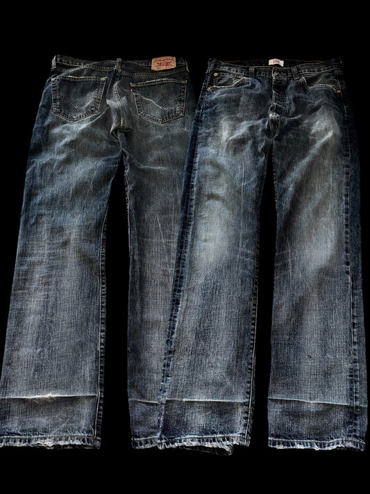 Levis 501 Straight Fit Jeans