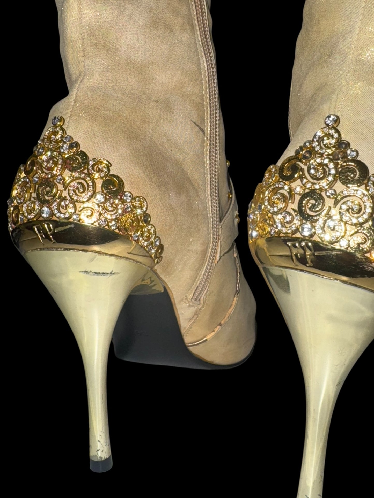 Золоті підбори, як El Dantes 36