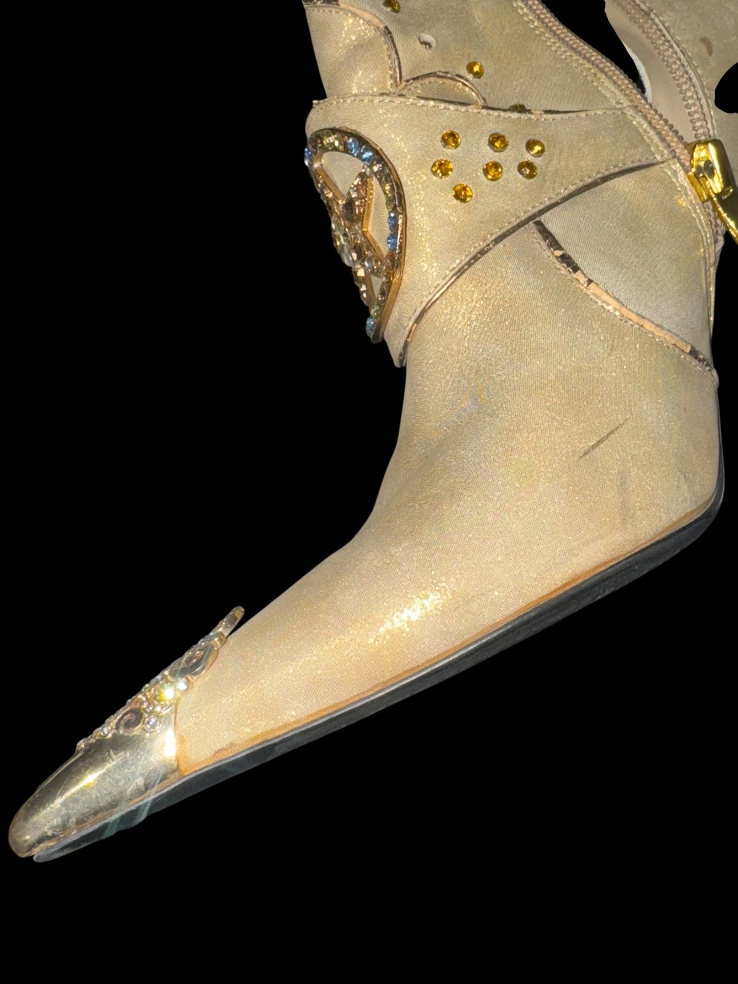 Золоті підбори, як El Dantes 36