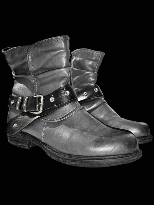 Avant Garde Boots